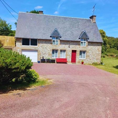 Maison En Pierre Au Milieu Du Bocage Coulouvray-Boisbenatre Exterior photo