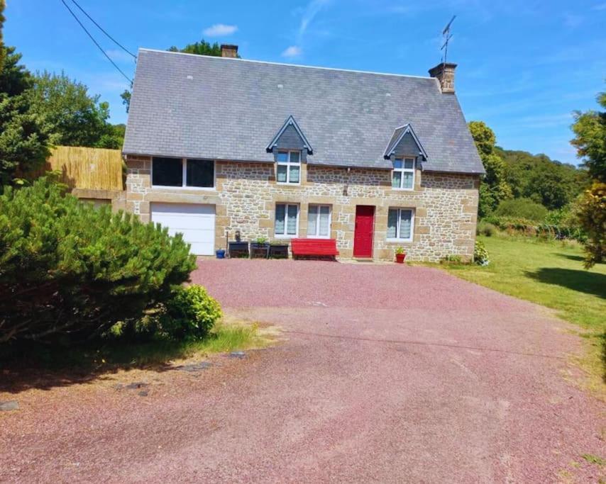 Maison En Pierre Au Milieu Du Bocage Coulouvray-Boisbenatre Exterior photo